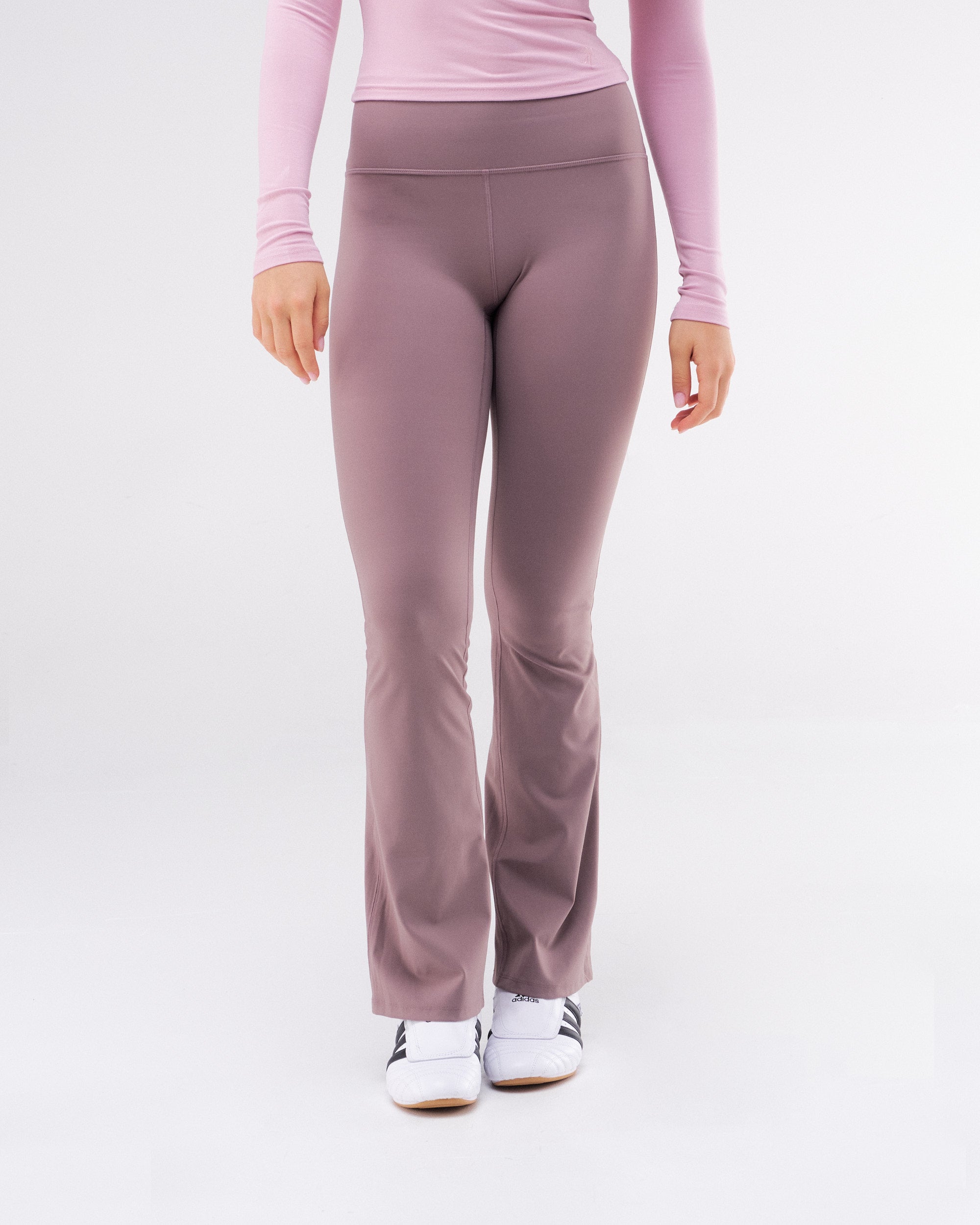 Ocean - Fitted Wide-Leg Pants with V-Back Waistband