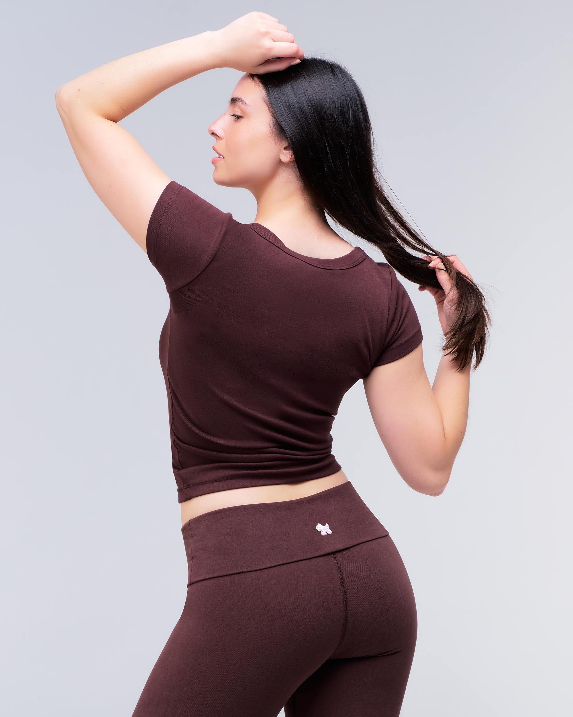 Denise - Fitted Scoop Neck Tee
