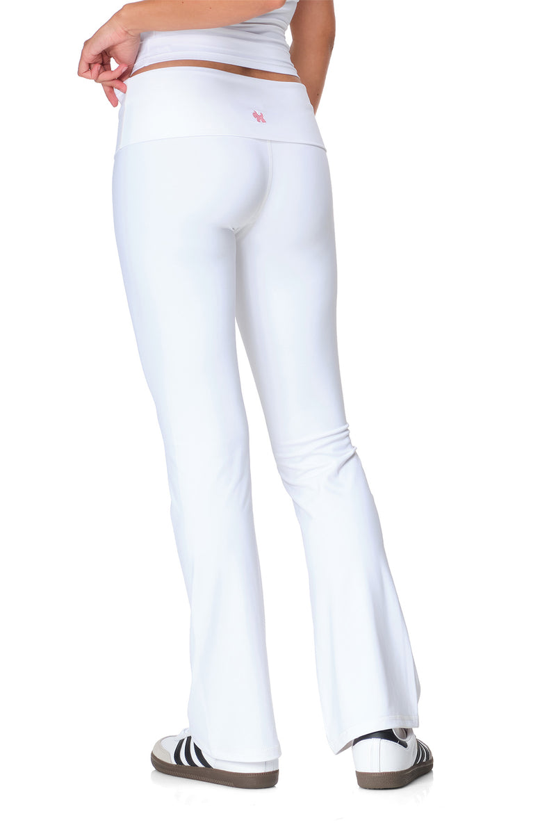 Andy – Pantalon évasé ajusté à taille à revers