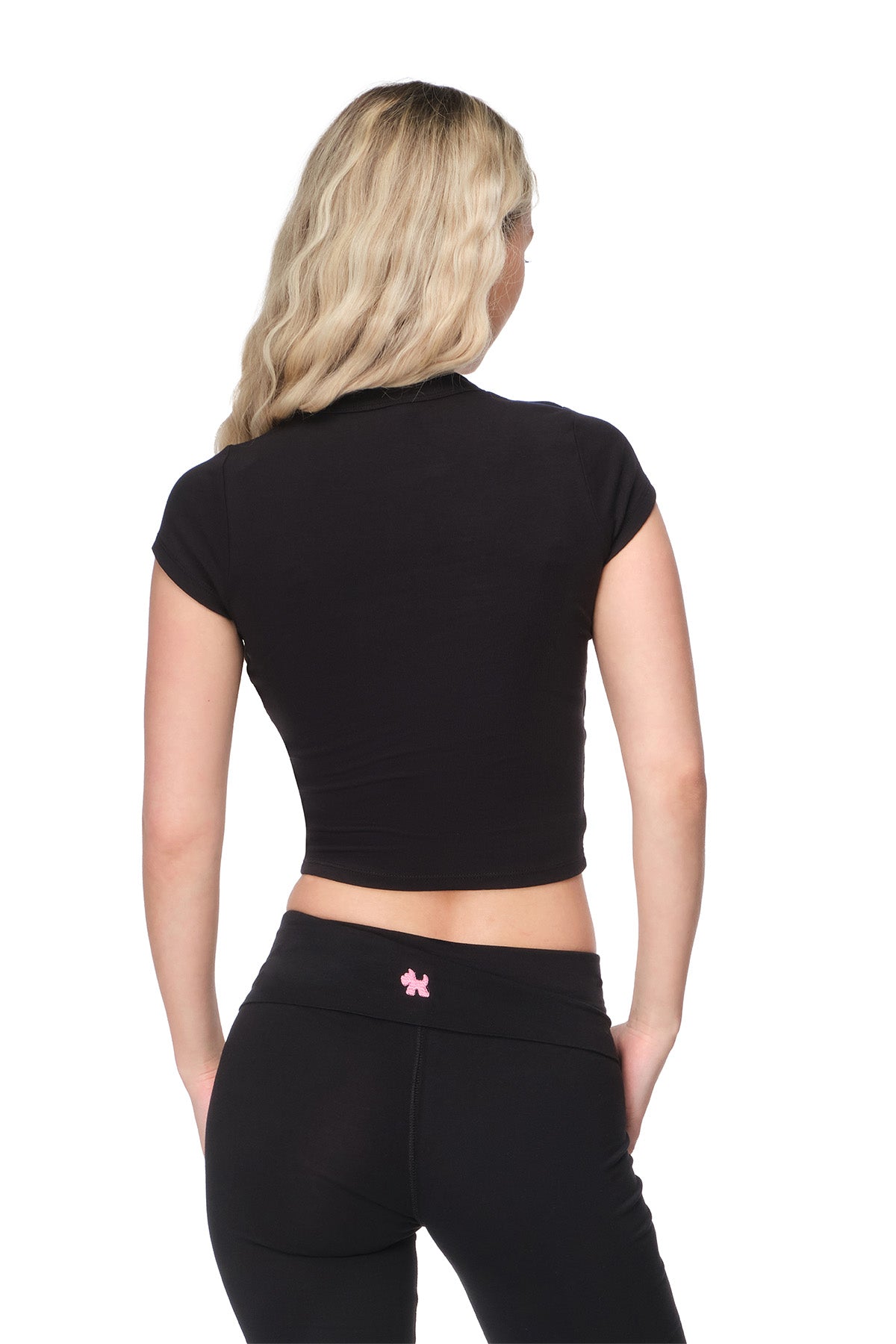 Daisy - Fitted Crew Neck Tee