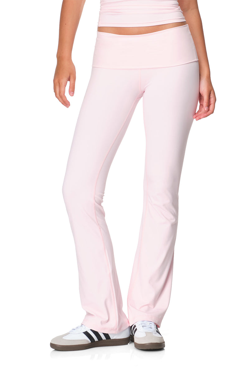 Andy – Pantalon évasé ajusté à taille à revers