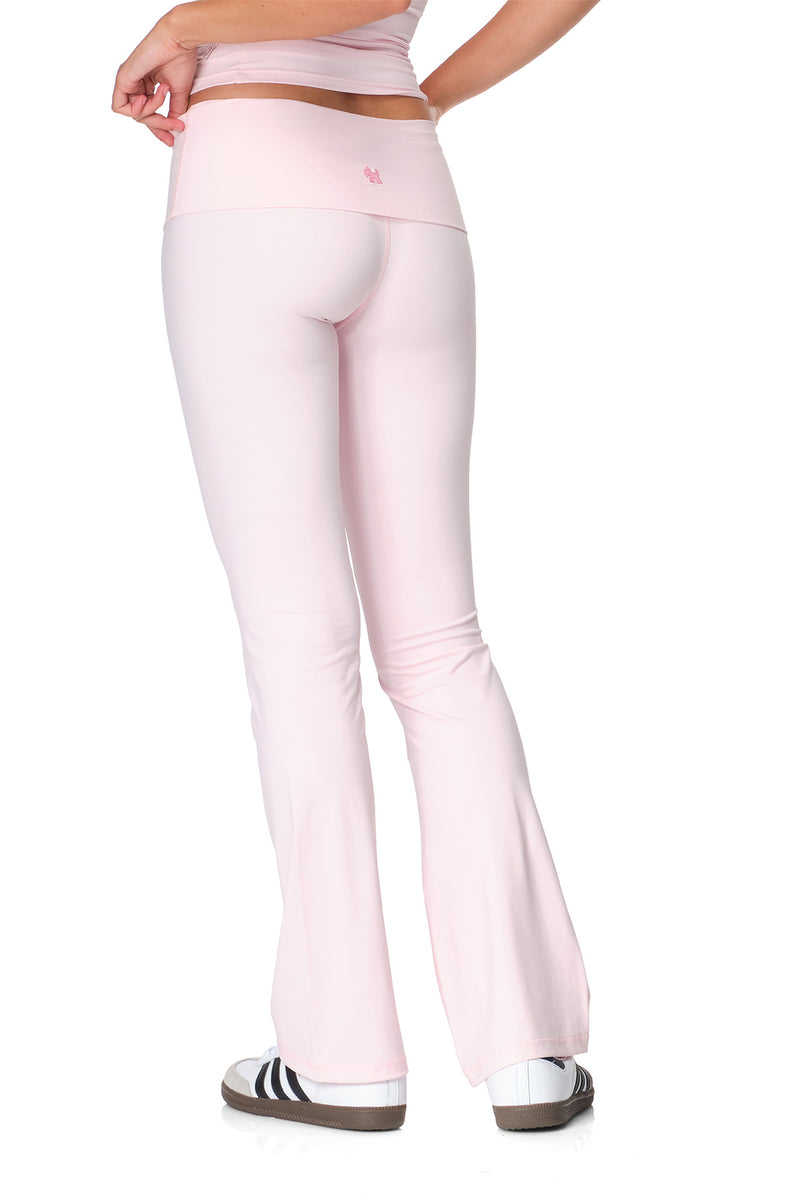 Andy – Pantalon évasé ajusté à taille à revers