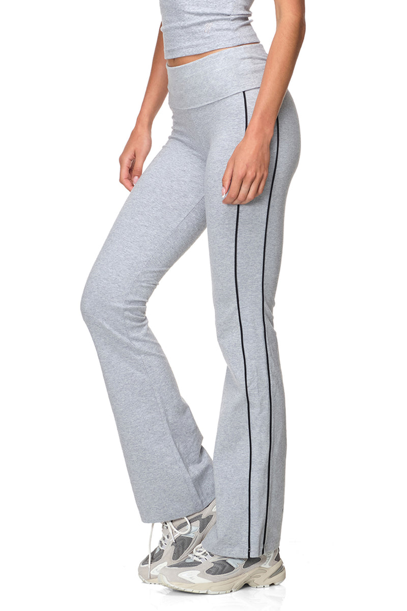 Zelda - Fitted Flare Pants with Fold-over Waistband