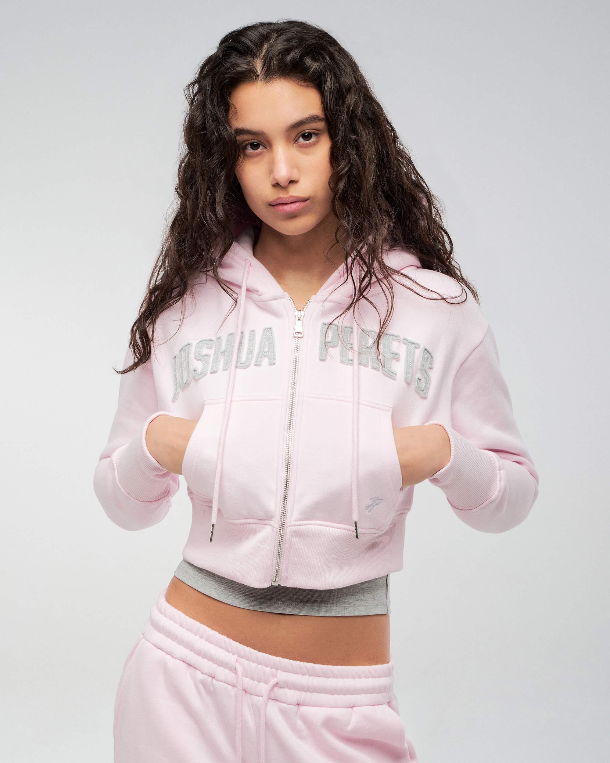 Ari - Semi-Fitted Cropped Zip-up Hoodie