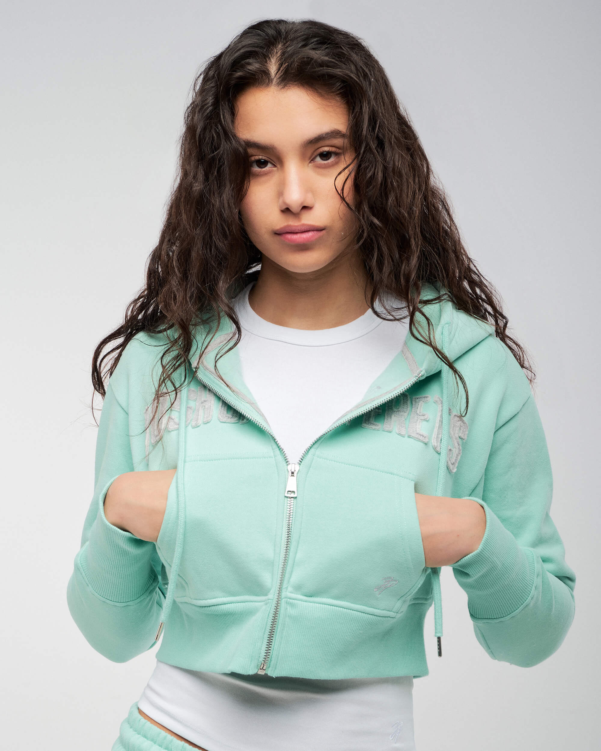 Ari - Semi-Fitted Cropped Zip-up Hoodie