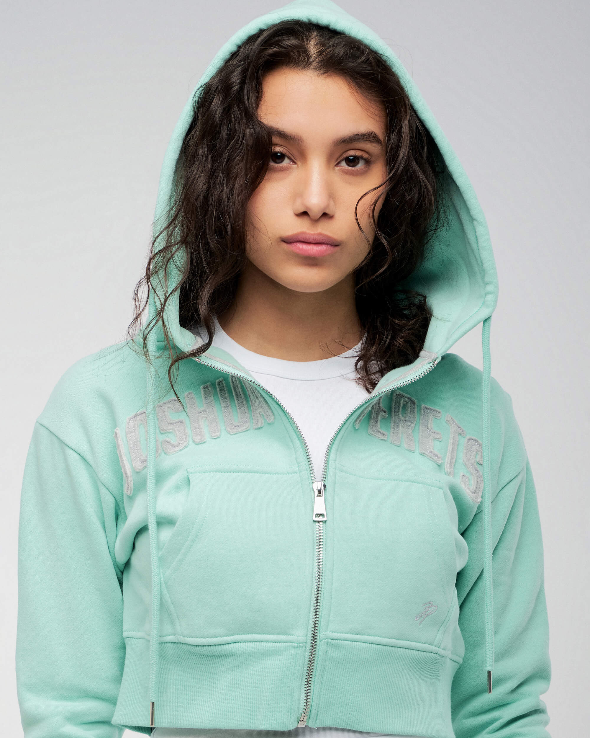 Ari - Semi-Fitted Cropped Zip-up Hoodie