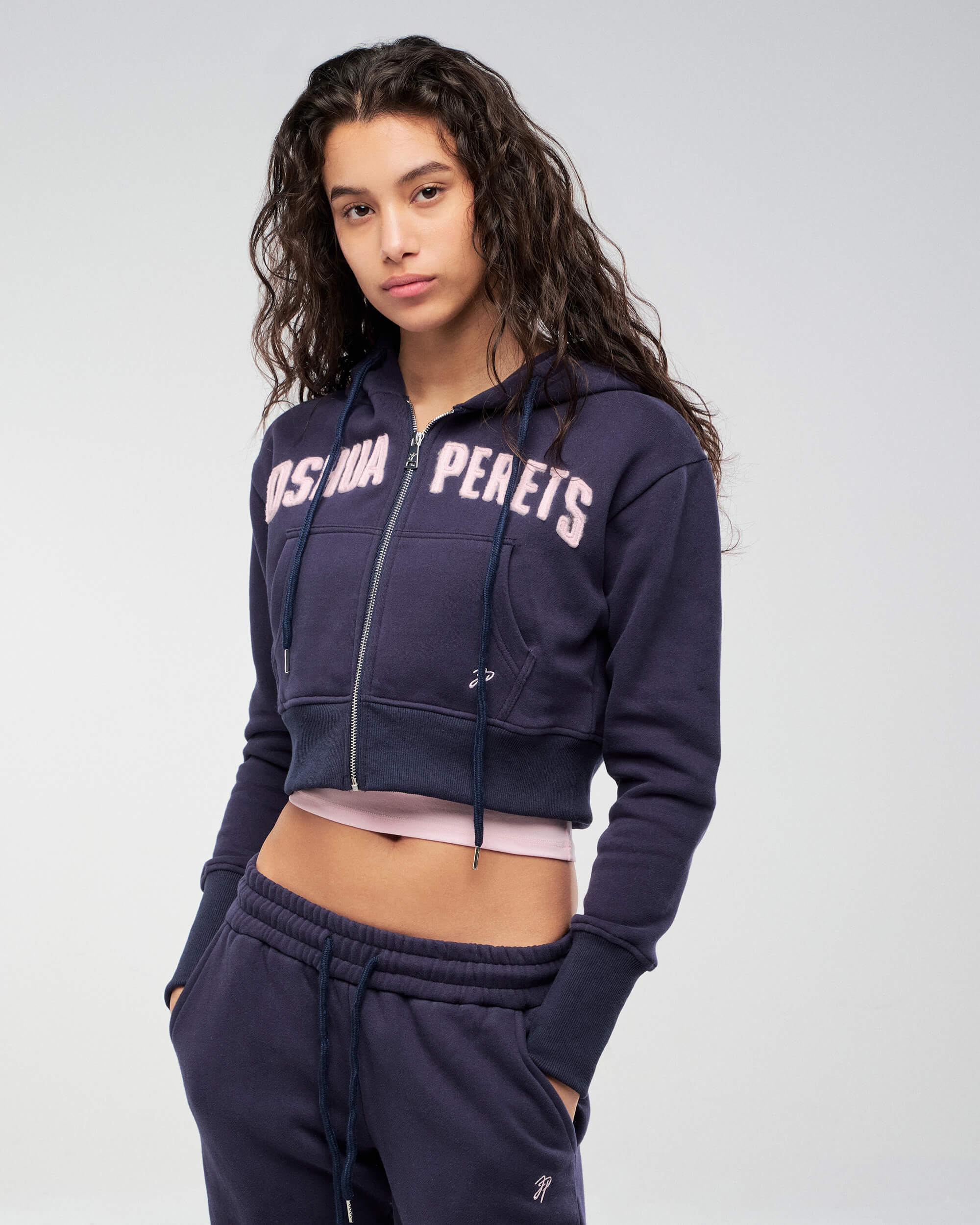 Ari - Semi-Fitted Cropped Zip-up Hoodie
