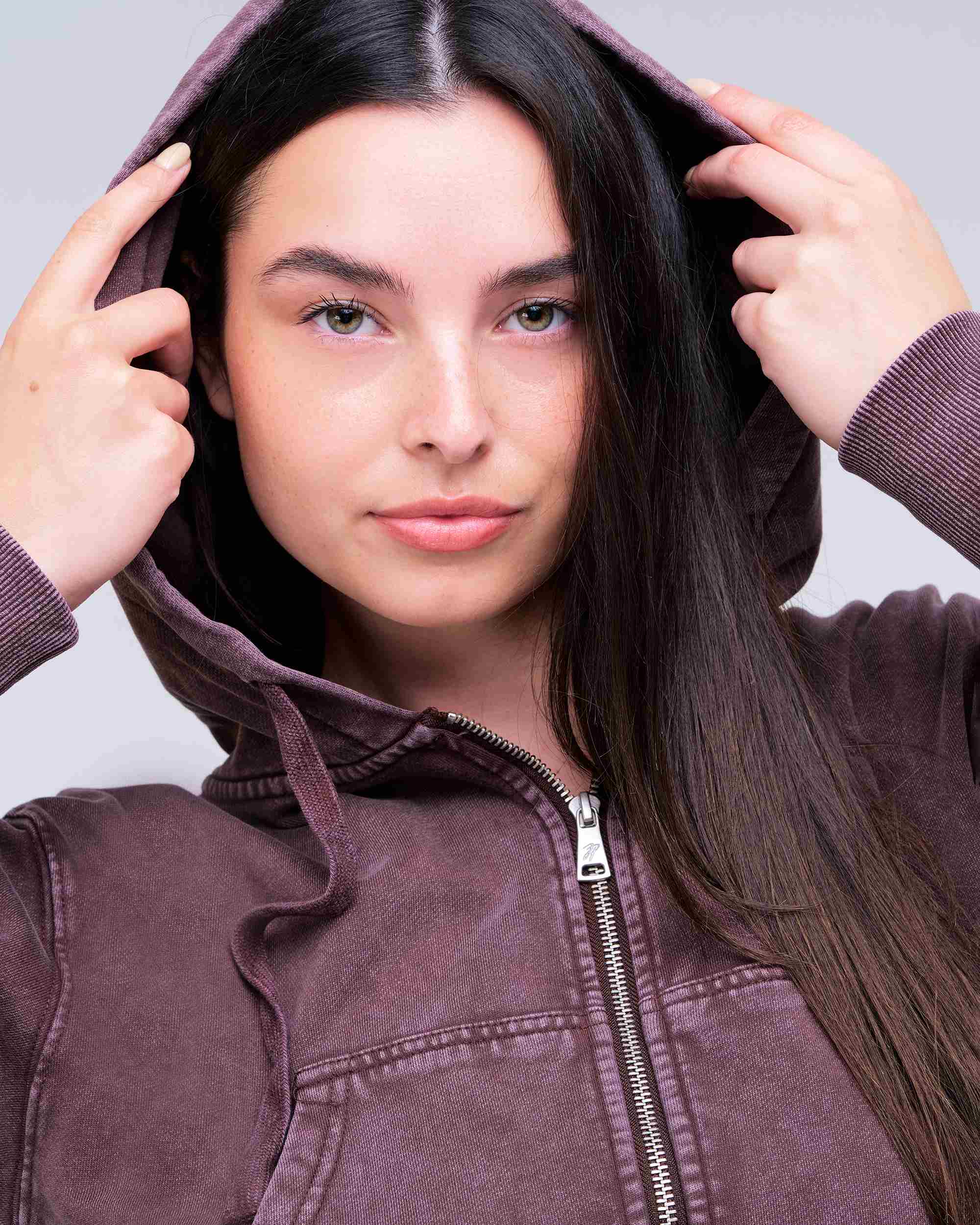 Maya – Hoodie court à fermeture éclair semi-décontracté