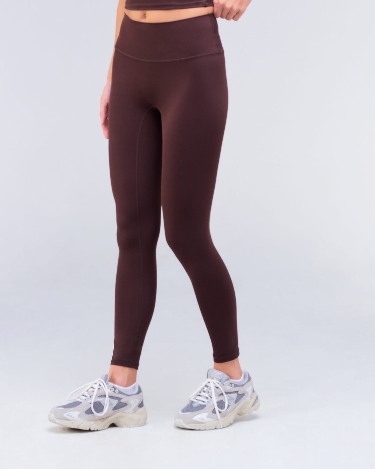 Rayne fitted leggings in auburn, three-quarter view