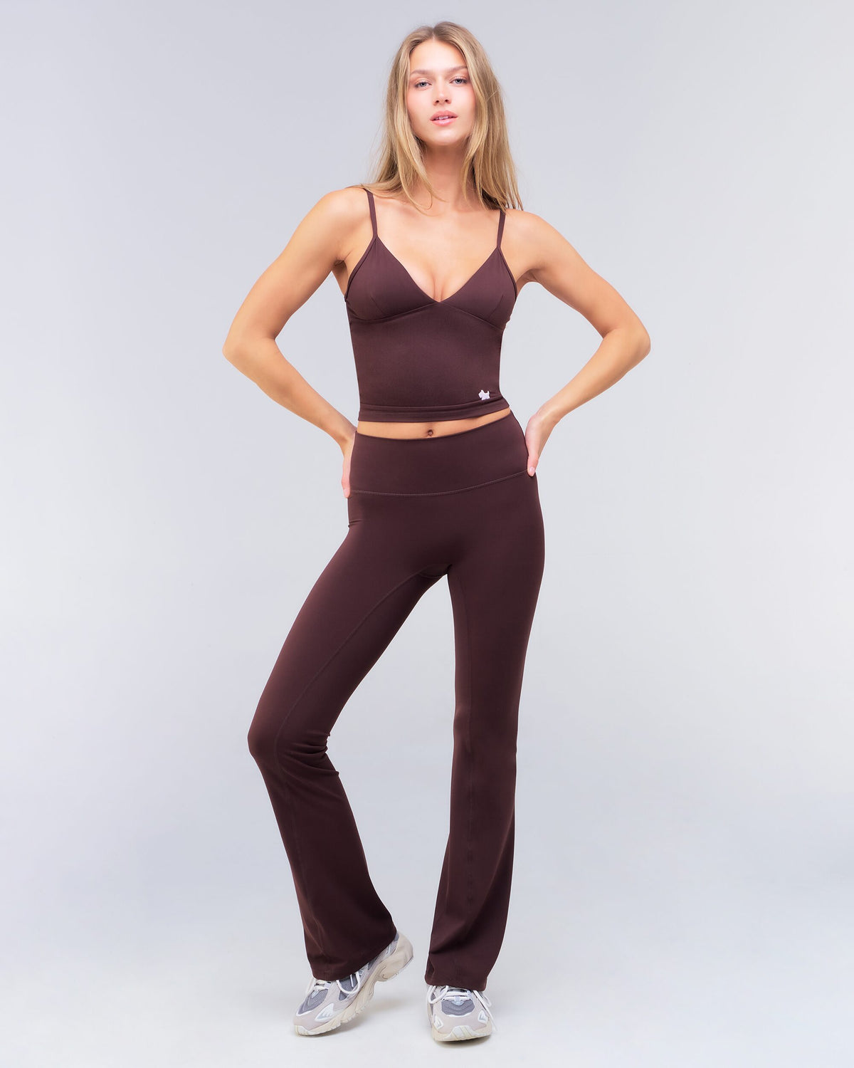 Venus Fitted Flared Leggings in Auburn - full look