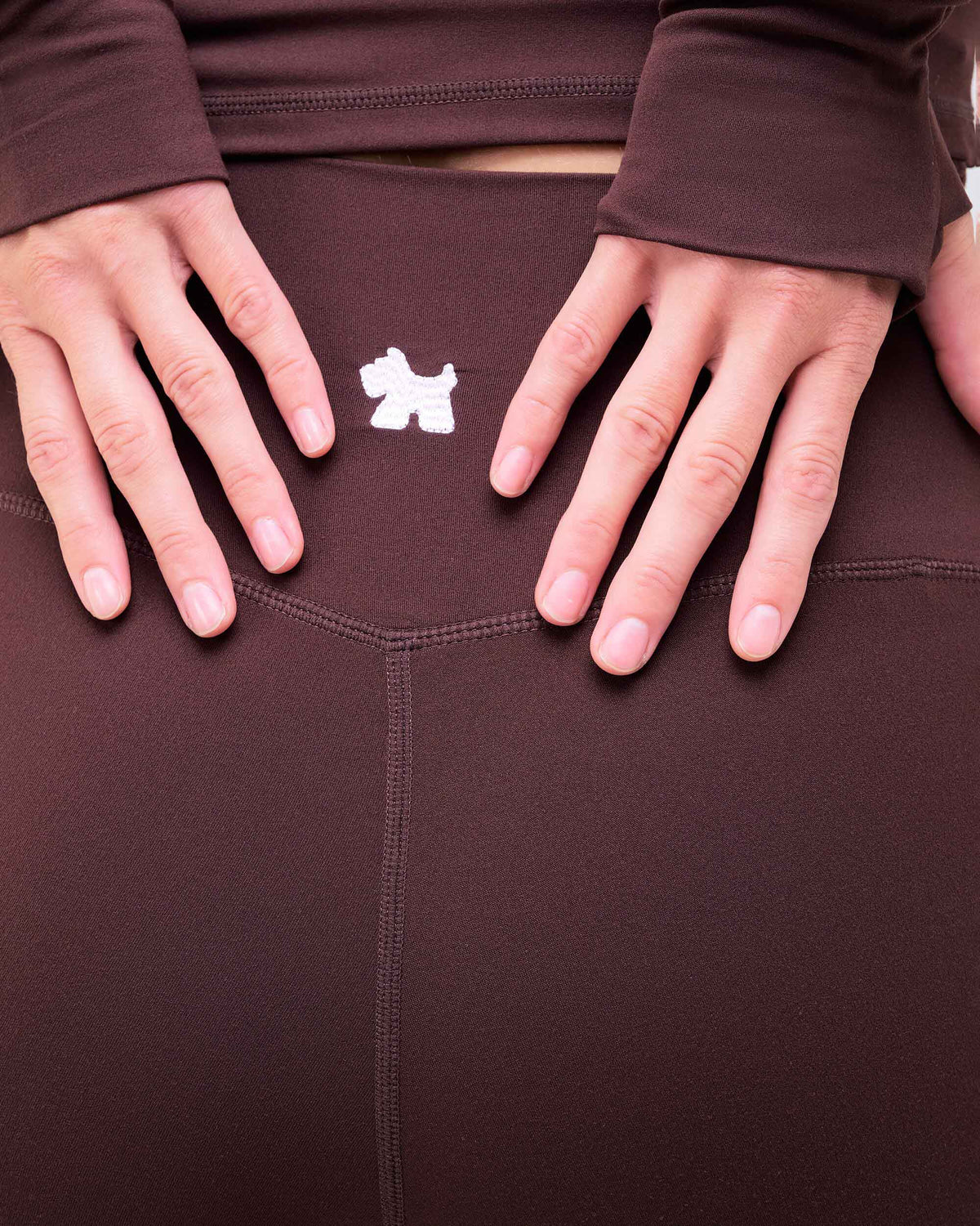 Venus Fitted Flared Leggings in Auburn - waistband detail