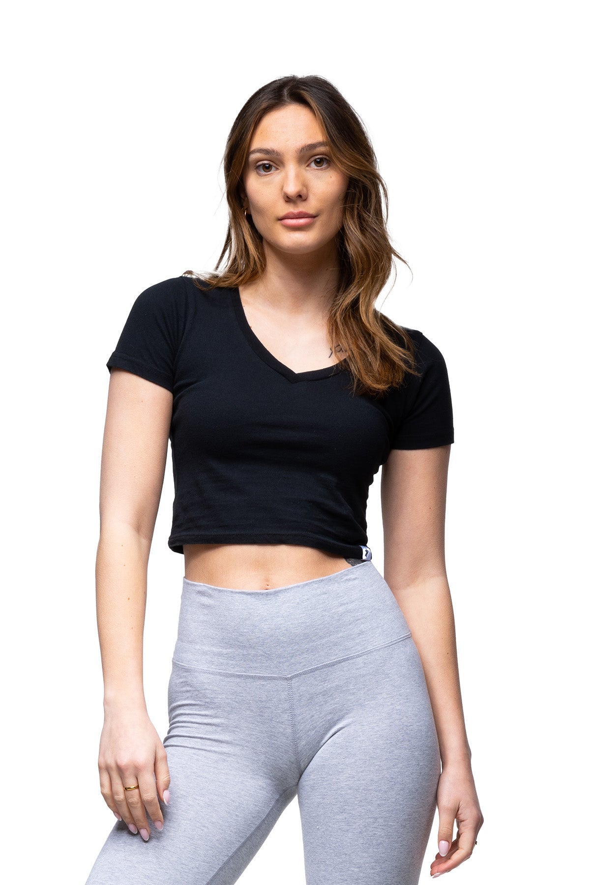 Britt - Cropped V-Neck T-Shirt