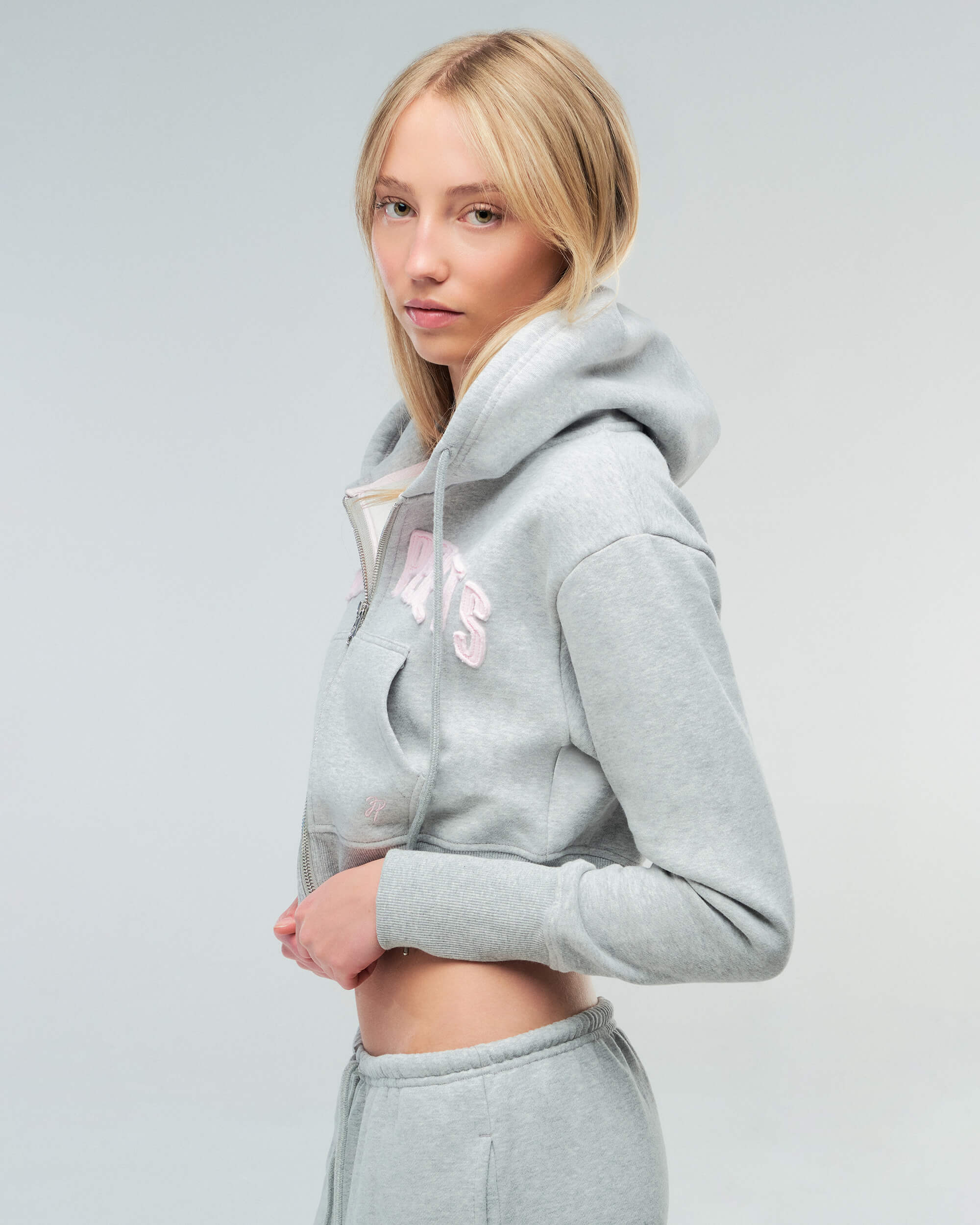 Ari - Semi-Fitted Cropped Zip-up Hoodie