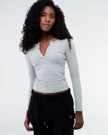 Elise - Fitted Crew Neck Button Long Sleeve Top