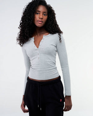 Elise - Fitted Crew Neck Button Long Sleeve Top