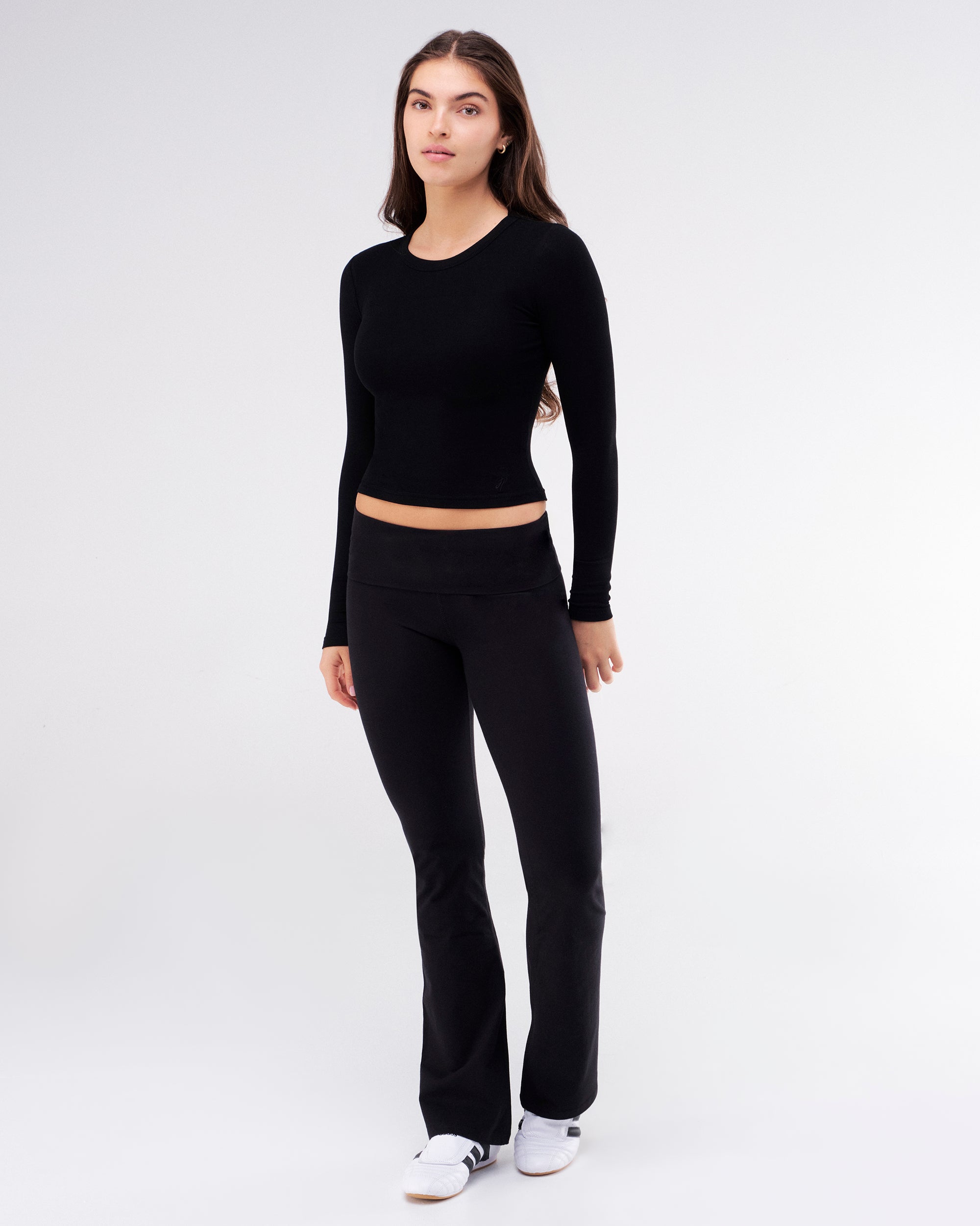 Molly - Fitted Crew Neck Long Sleeve Top
