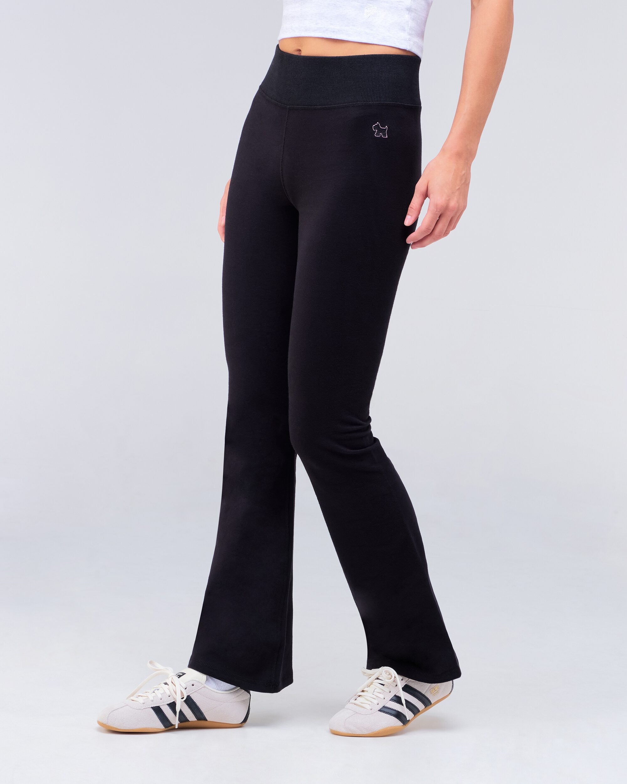 Edith fitted low rise flare pant in black, side view