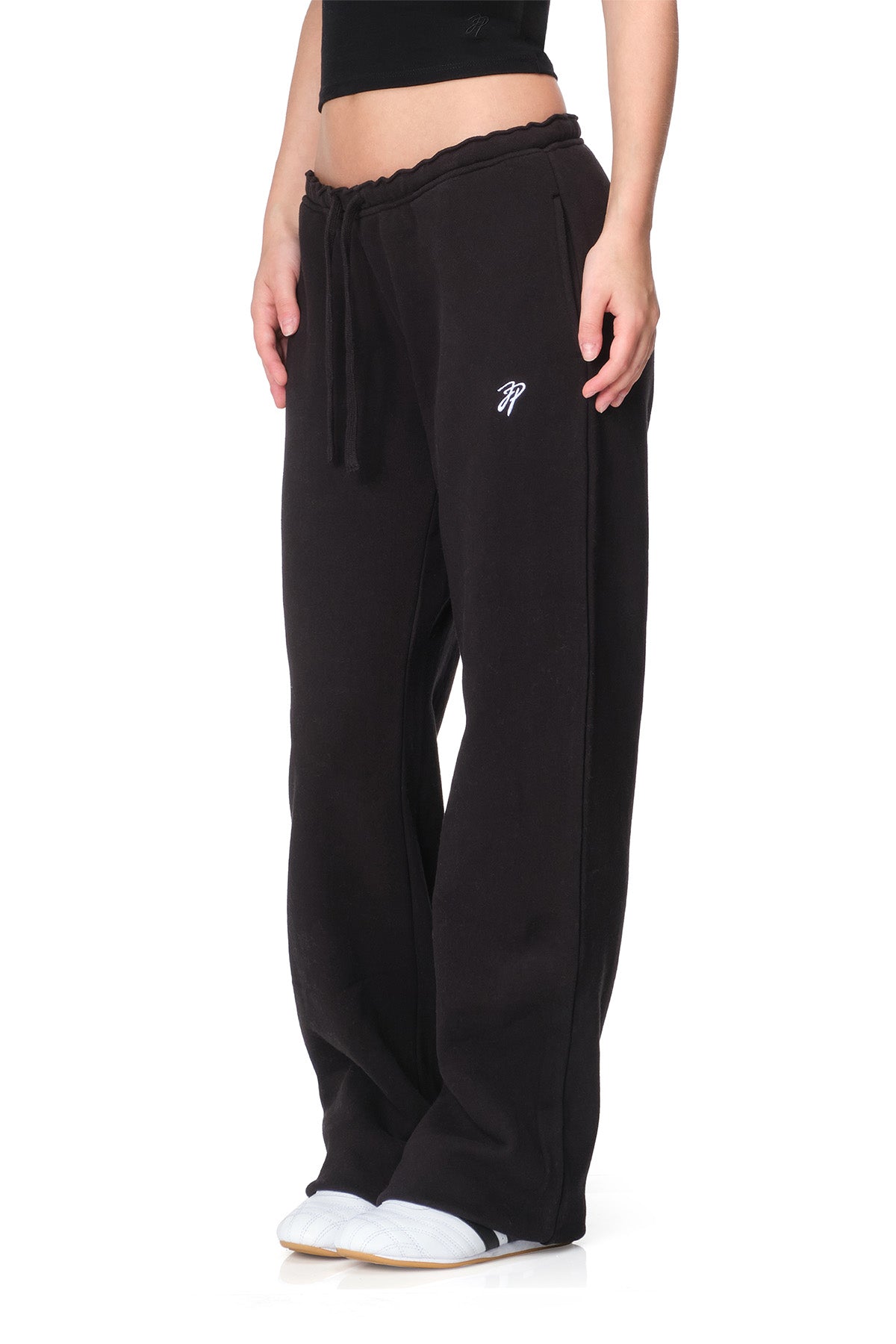 Gia - Relaxed-Fit Low-Rise Flared Sweatpants