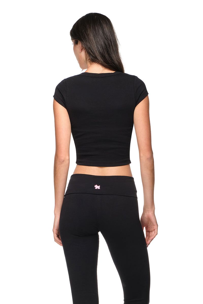 Baylee – T-shirt ajusté à encolure dégagée