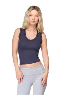 Karla - Fitted V-Neck Sleeveless Top