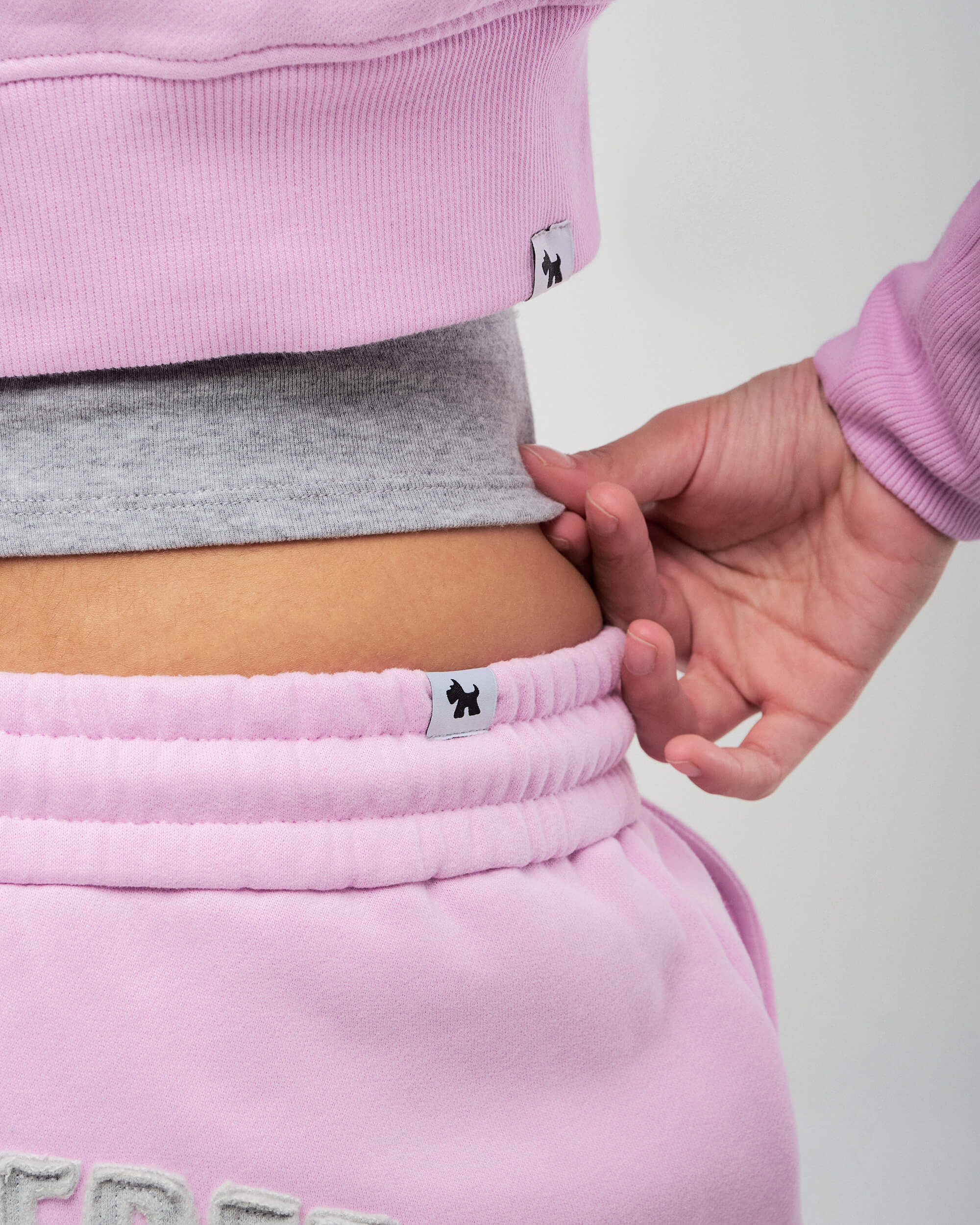 Ari - Semi-Fitted Cropped Zip-up Hoodie