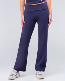 Fresh high-rise loose fit flare pants in navy, front view