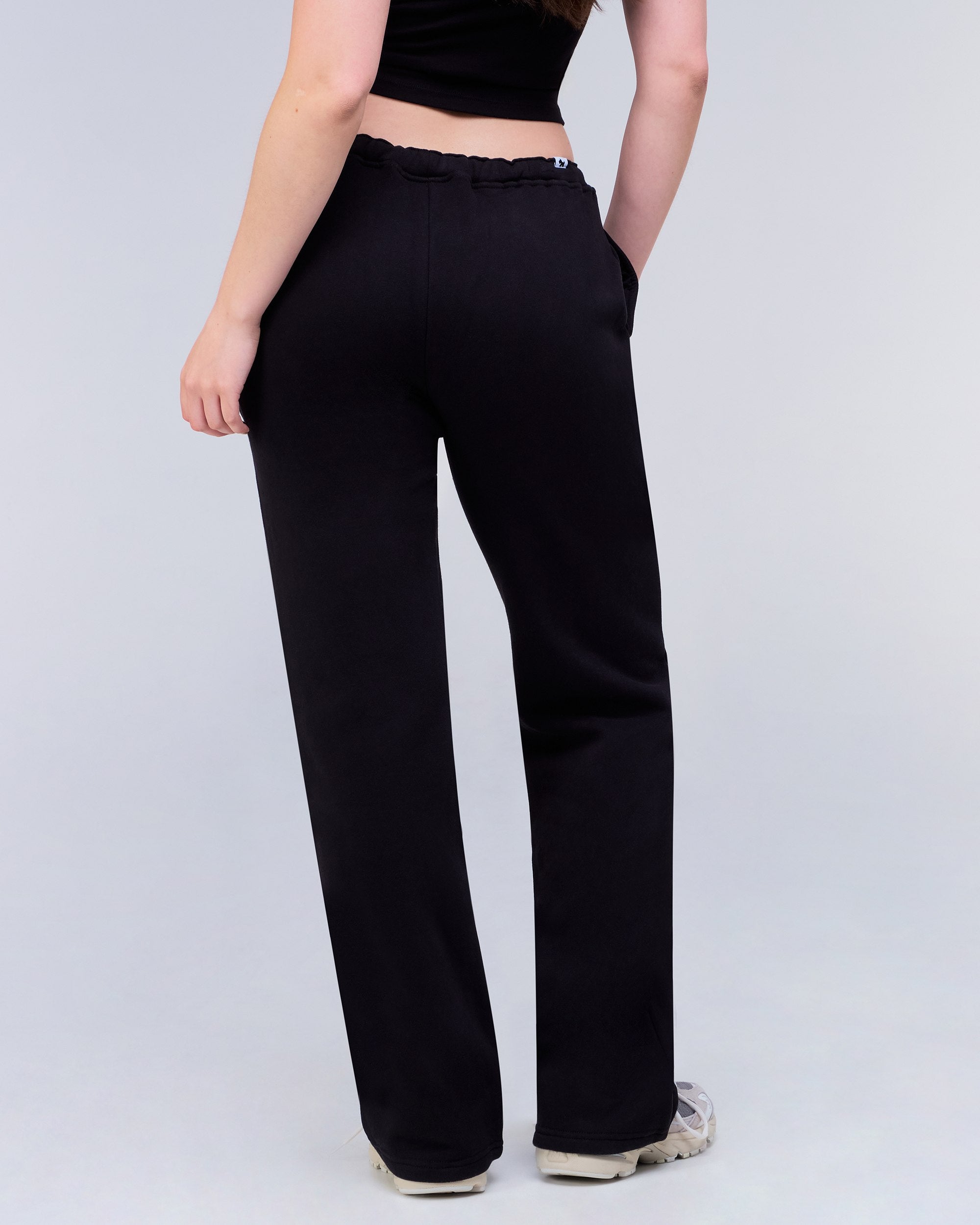 Gia - Low-Rise Relaxed Fit Flared Sweatpants