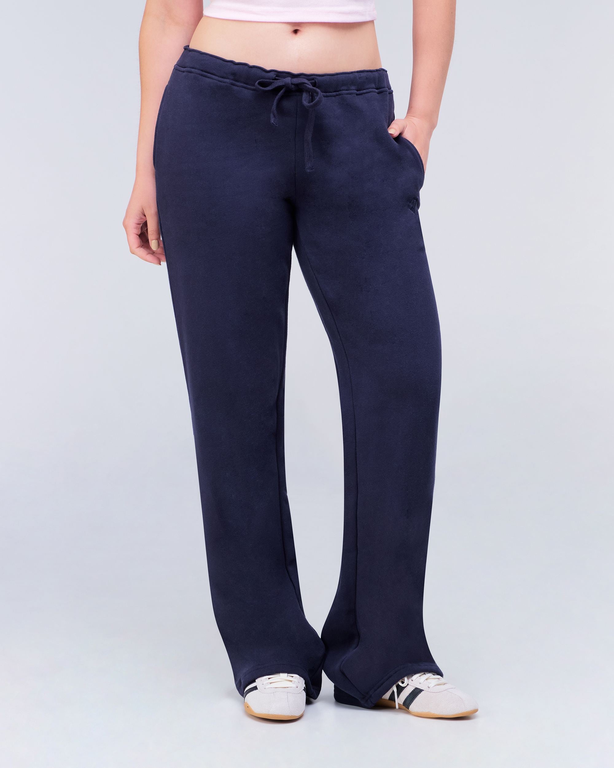 Gia - Low-Rise Relaxed Fit Flared Sweatpants