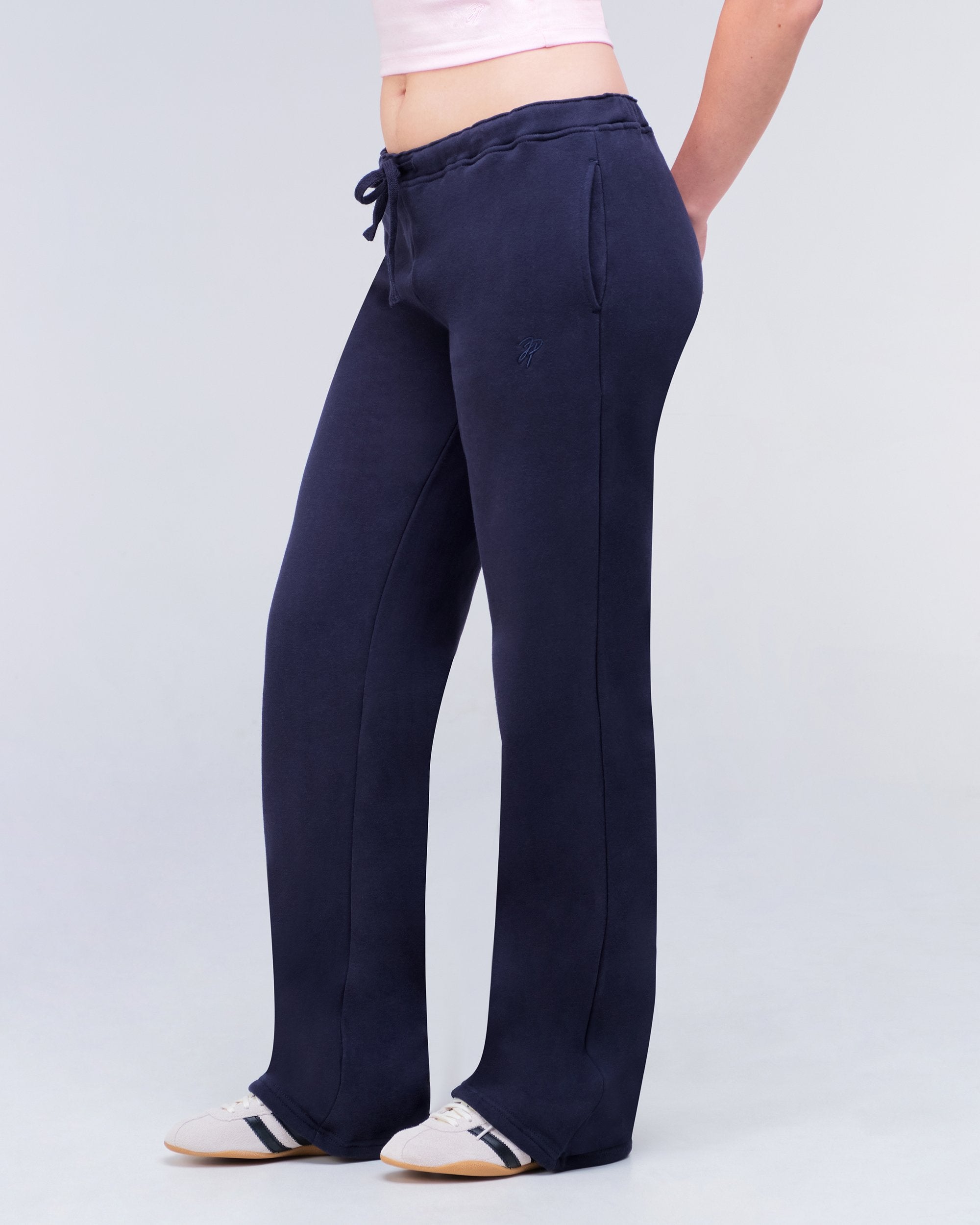 Gia - Low-Rise Relaxed Fit Flared Sweatpants