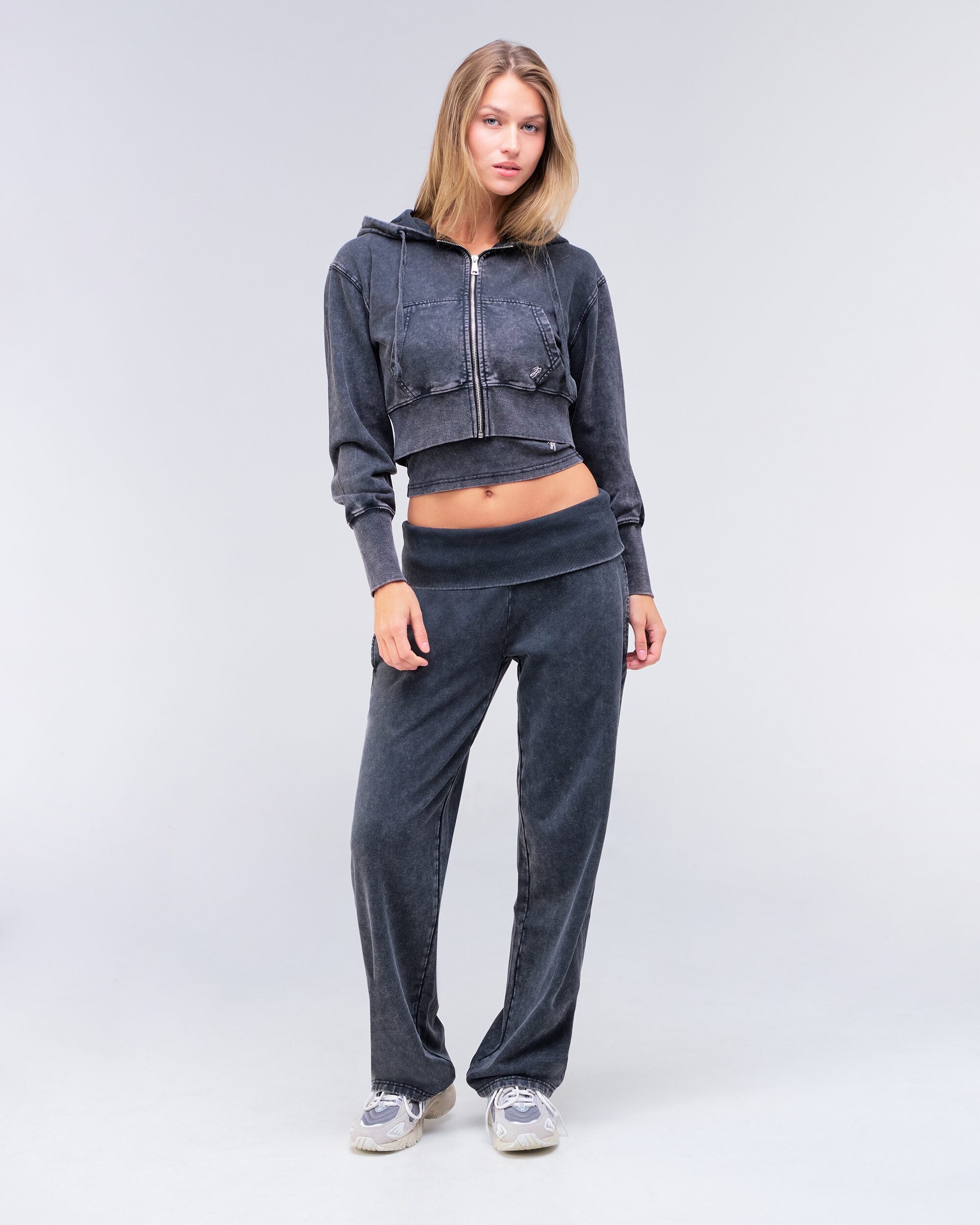 Maya semi-relaxed cropped zip-up hoodie in vintage black, full body front view