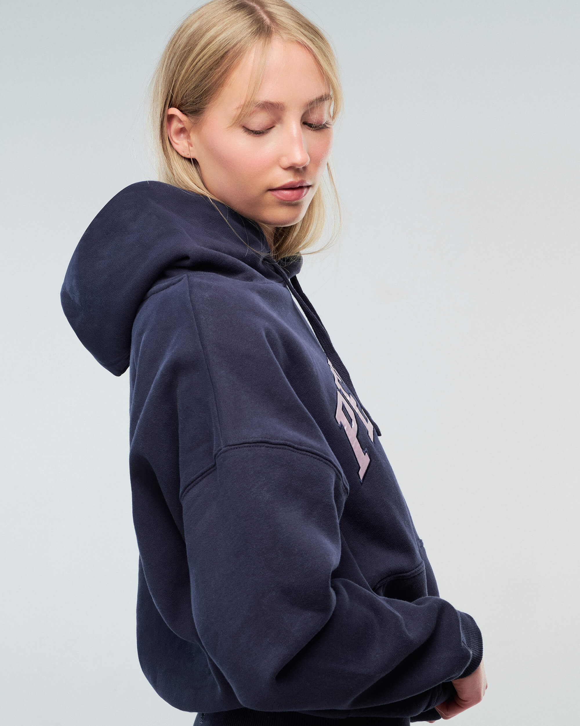 Winter - Oversized Pullover Hoodie